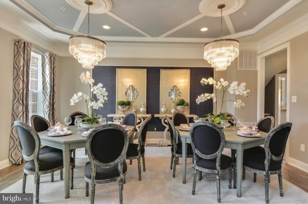 Chandelier, Dining room, Interior, Recessed Lighting, Wood Texture Flooring