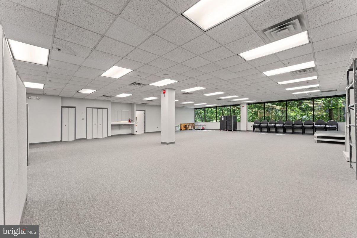 Fitness Equipment, Interior, Recessed Lighting