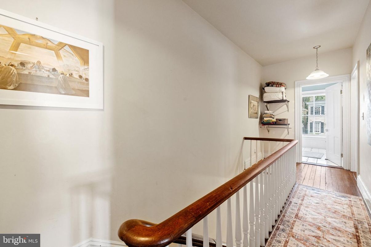 Interior, Pendant Lights, Wood Texture Flooring
