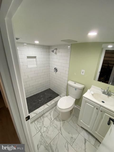Bathroom, Interior, Marble, Recessed Lighting