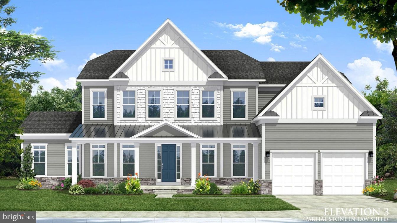 Attached, Exterior, Facade, Farmhouse