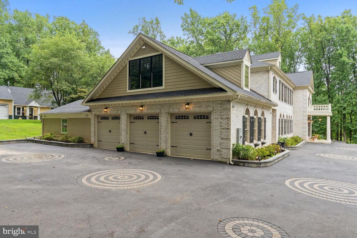 Attached, Exterior, Facade, Brick Facade, Farmhouse