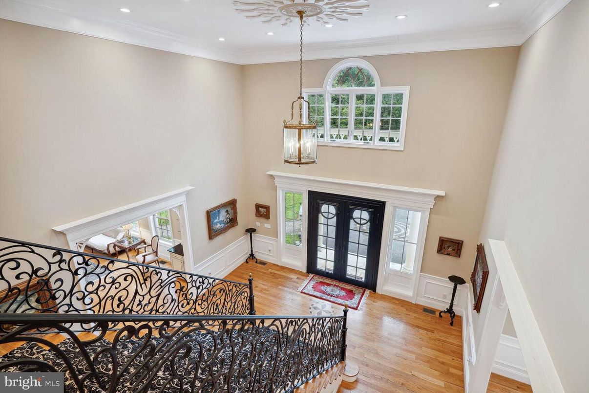 Interior, Pendant Lights, Recessed Lighting, Wood Texture Flooring
