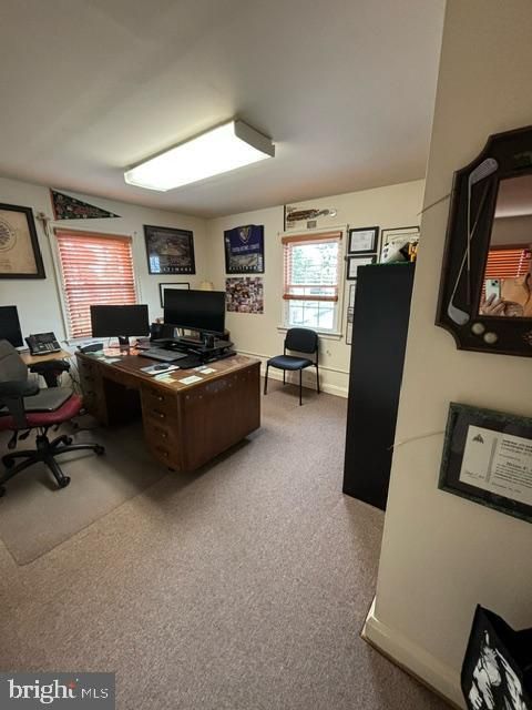 Home Office, Interior