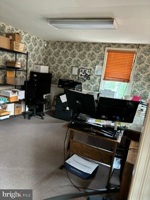 Home Office, Interior