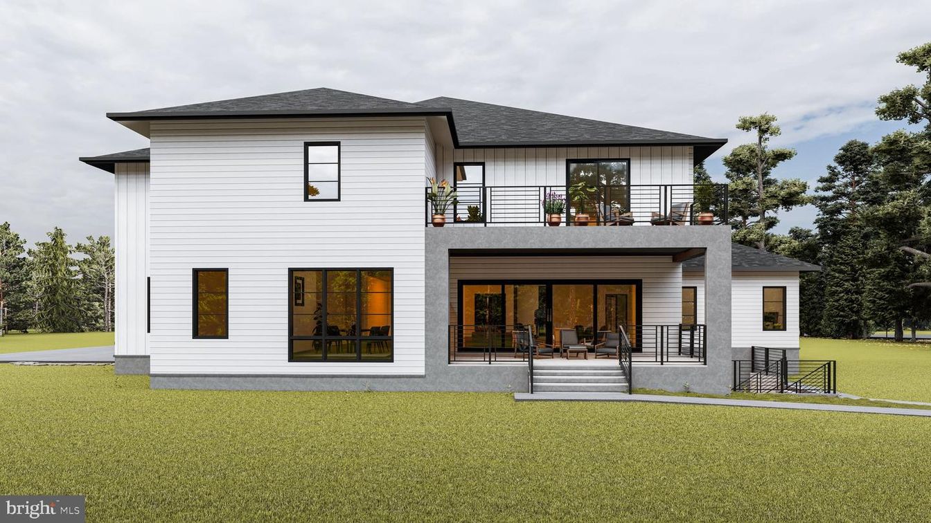 Backyard, Exterior, Facade, Modern