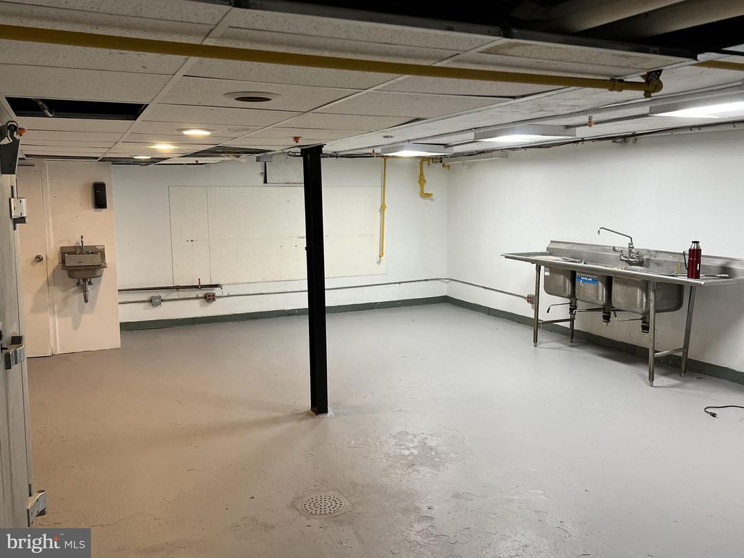 Garage, Interior, Recessed Lighting