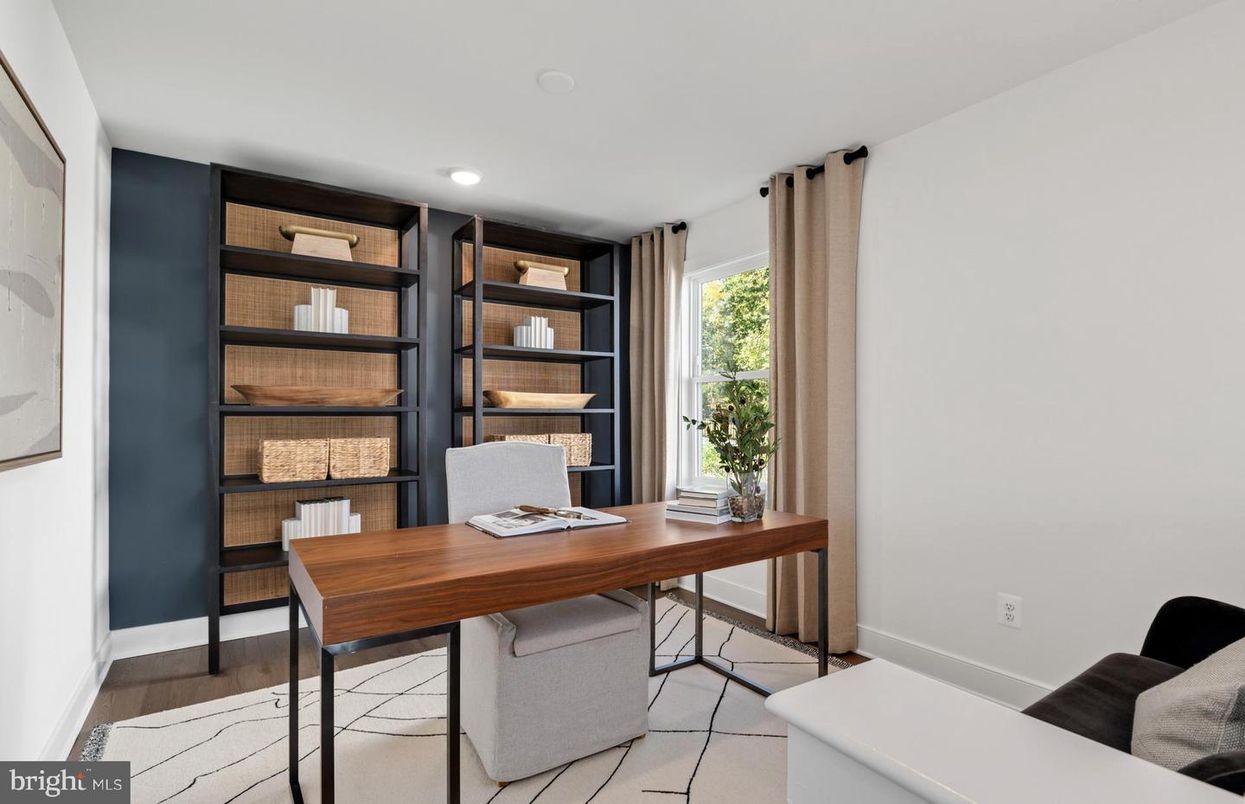 Home Office, Interior, Recessed Lighting, Wood Texture Flooring