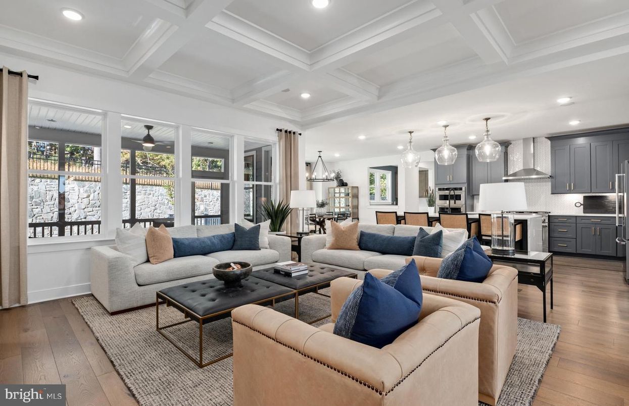 Dining room, Interior, Kitchen, Living room, Pendant Lights, Recessed Lighting, Stainless Steel Appliances, Wood Texture Flooring