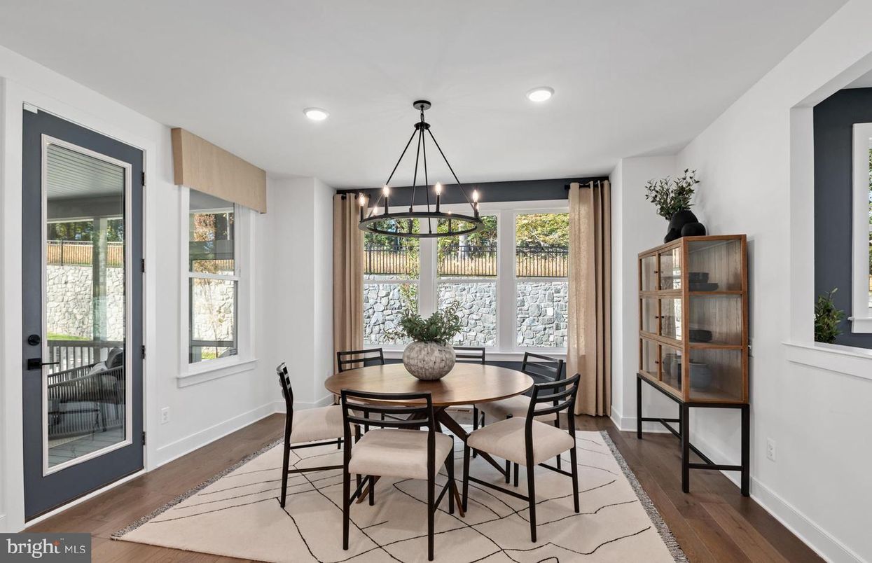 Chandelier, Dining room, Interior, Recessed Lighting, Wood Texture Flooring
