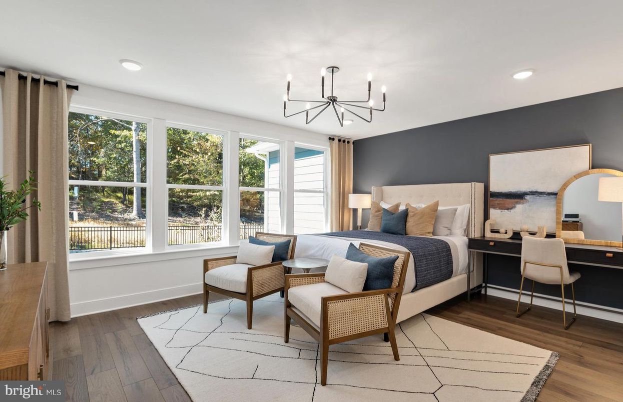 Bedroom, Interior, Pendant Lights, Recessed Lighting, Wood Texture Flooring