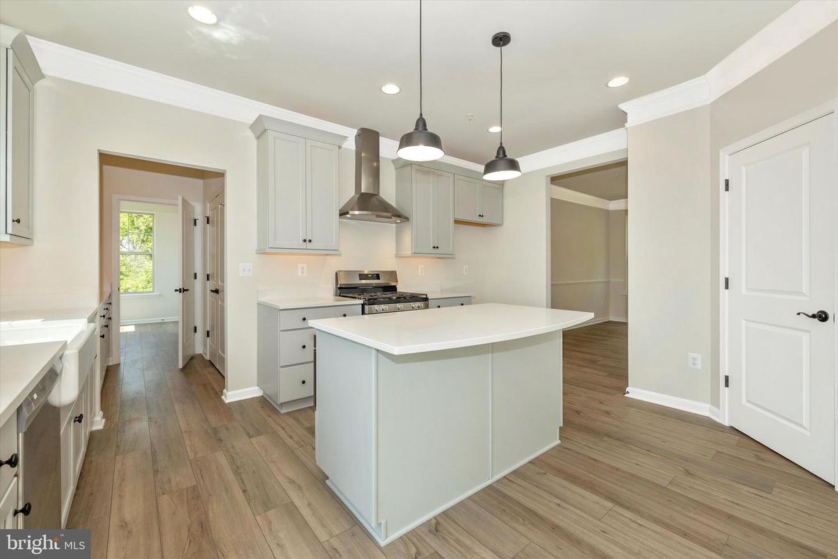 Interior, Kitchen, Pendant Lights, Recessed Lighting, Wood Texture Flooring