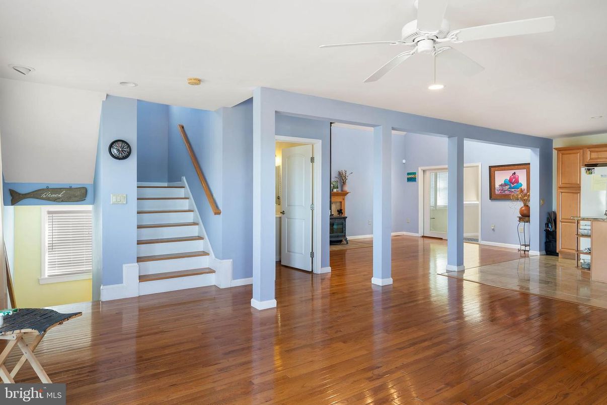 Empty room, Interior, Kitchen, Recessed Lighting, Wood Texture Flooring