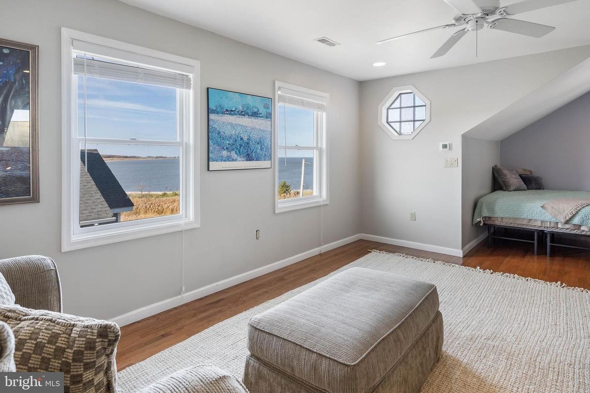 Bedroom, Interior, Recessed Lighting, Water, Wood Texture Flooring