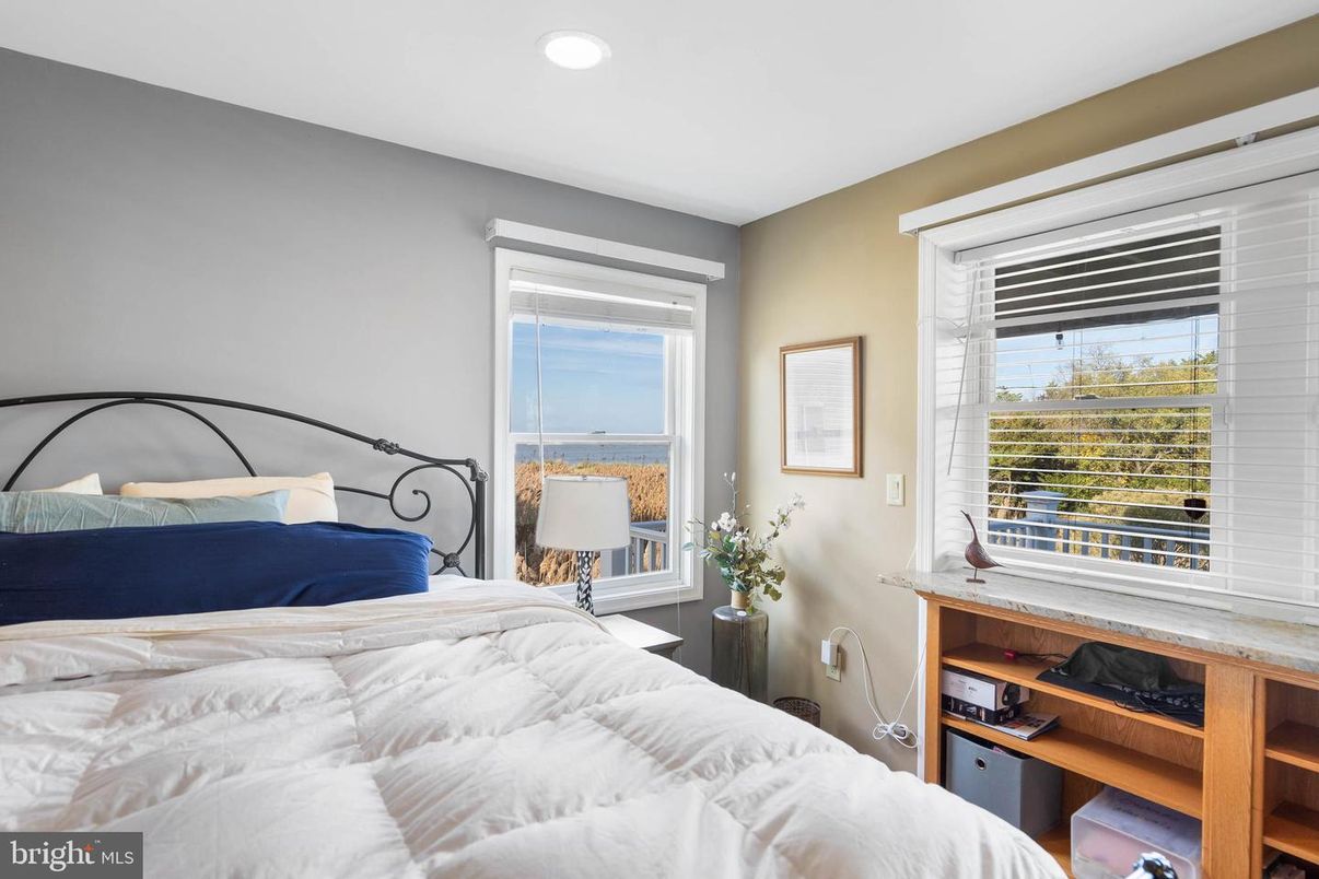 Bedroom, Interior, Recessed Lighting, Water