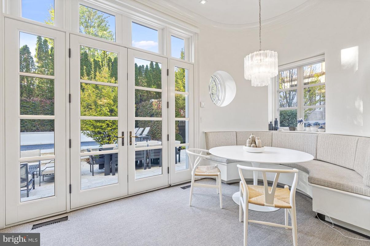 Dining room, Interior, Pendant Lights, Recessed Lighting, Sun Room