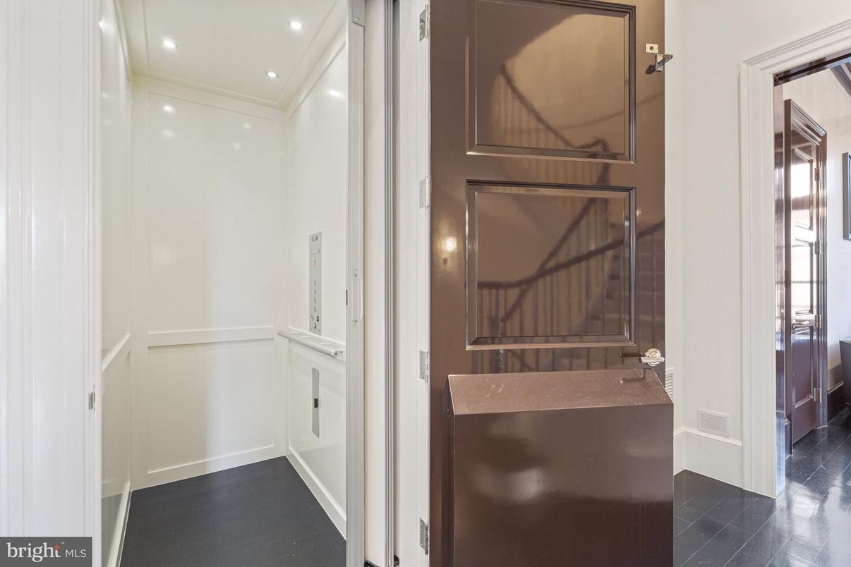 Interior, Recessed Lighting