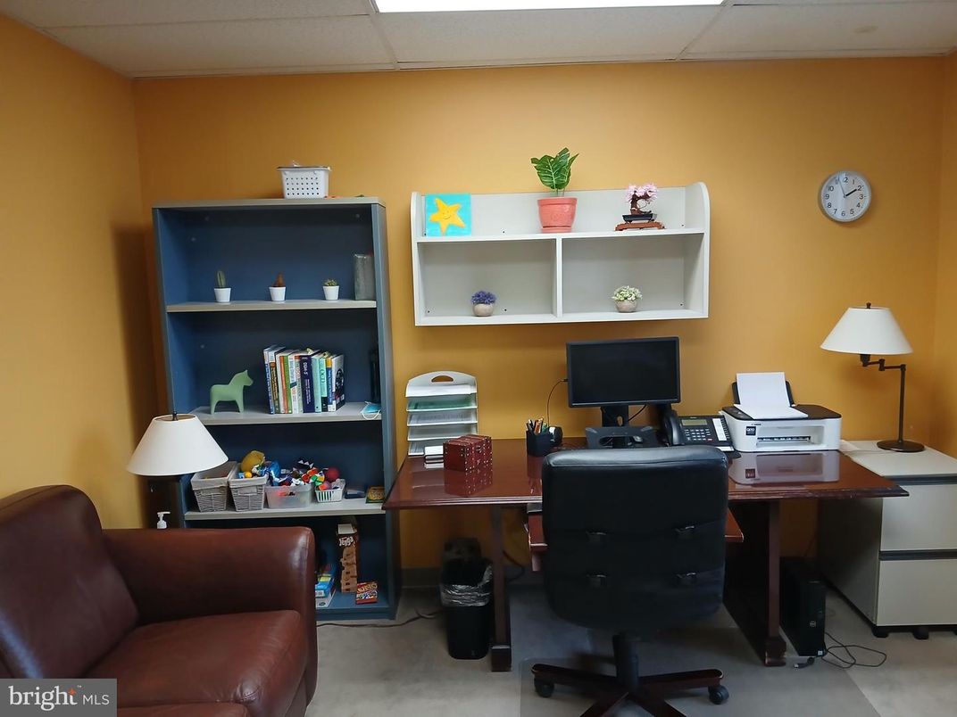 Home Office, Interior