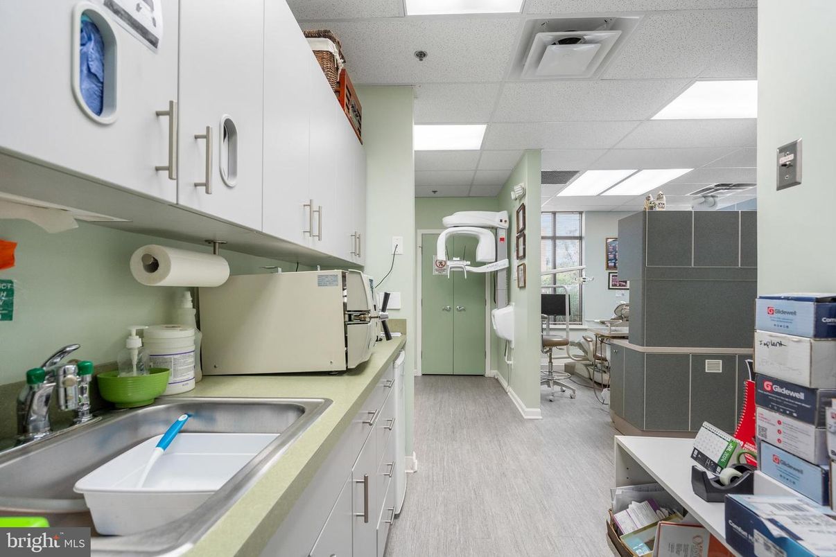 Dining room, Interior, Recessed Lighting