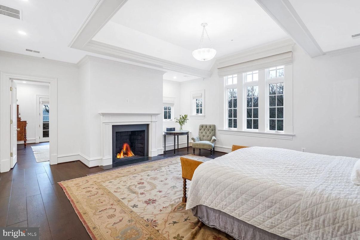 Bedroom, Fireplace, Interior, Pendant Lights, Recessed Lighting, Wood Texture Flooring