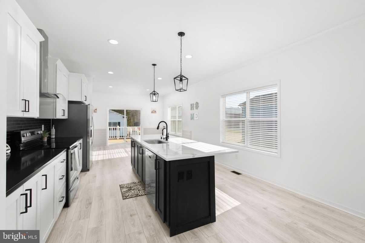Interior, Kitchen, Pendant Lights, Recessed Lighting, Wood Texture Flooring