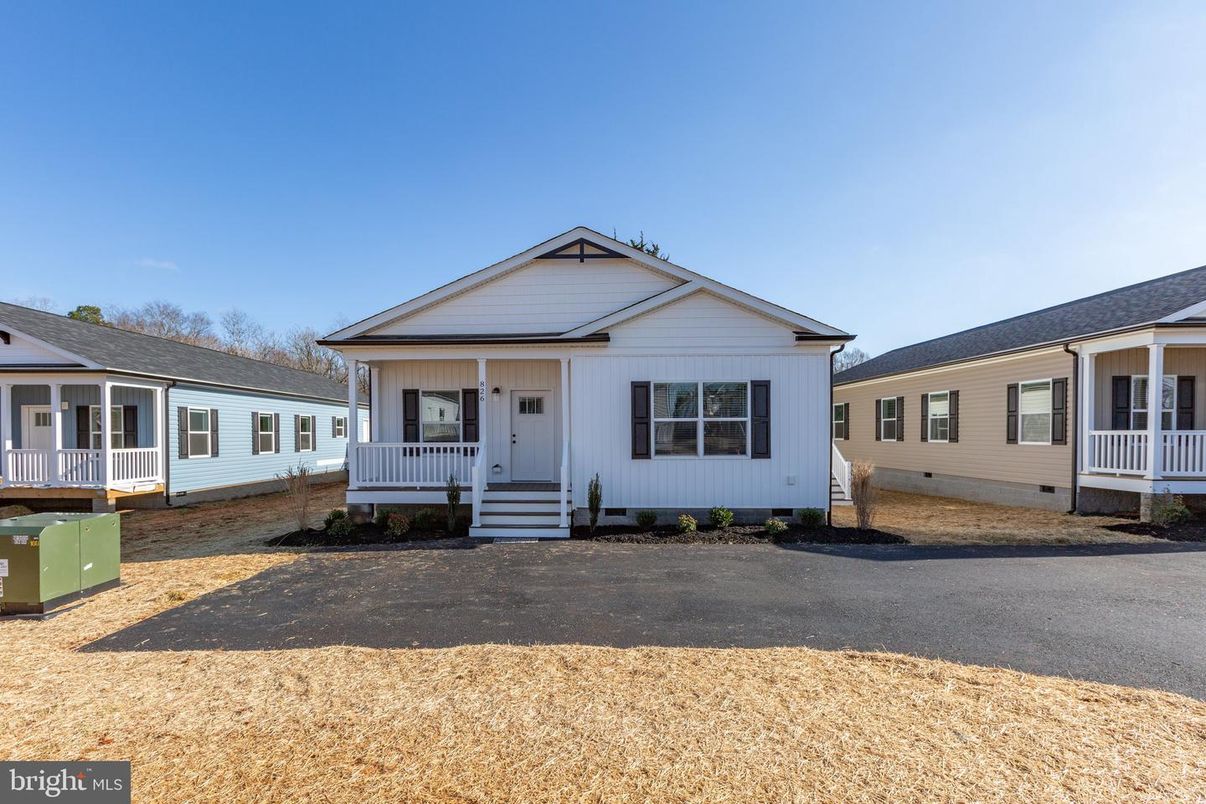 Backyard, Exterior, Facade, Ranch