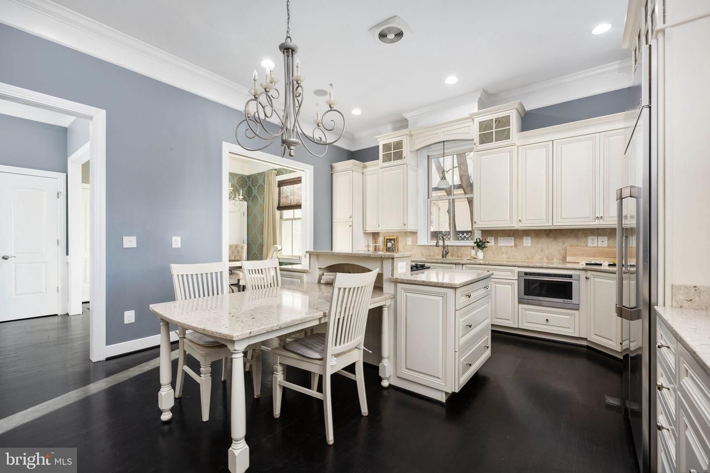 Chandelier, Dining room, Interior, Kitchen, Recessed Lighting, Stainless Steel Appliances, Wood Texture Flooring