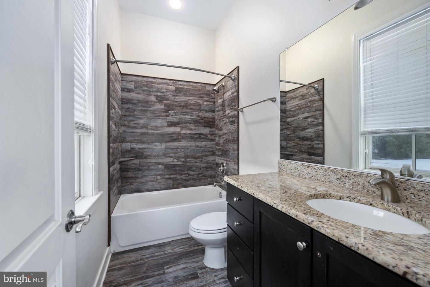 Bathroom, Interior, Recessed Lighting, Wood Texture Flooring