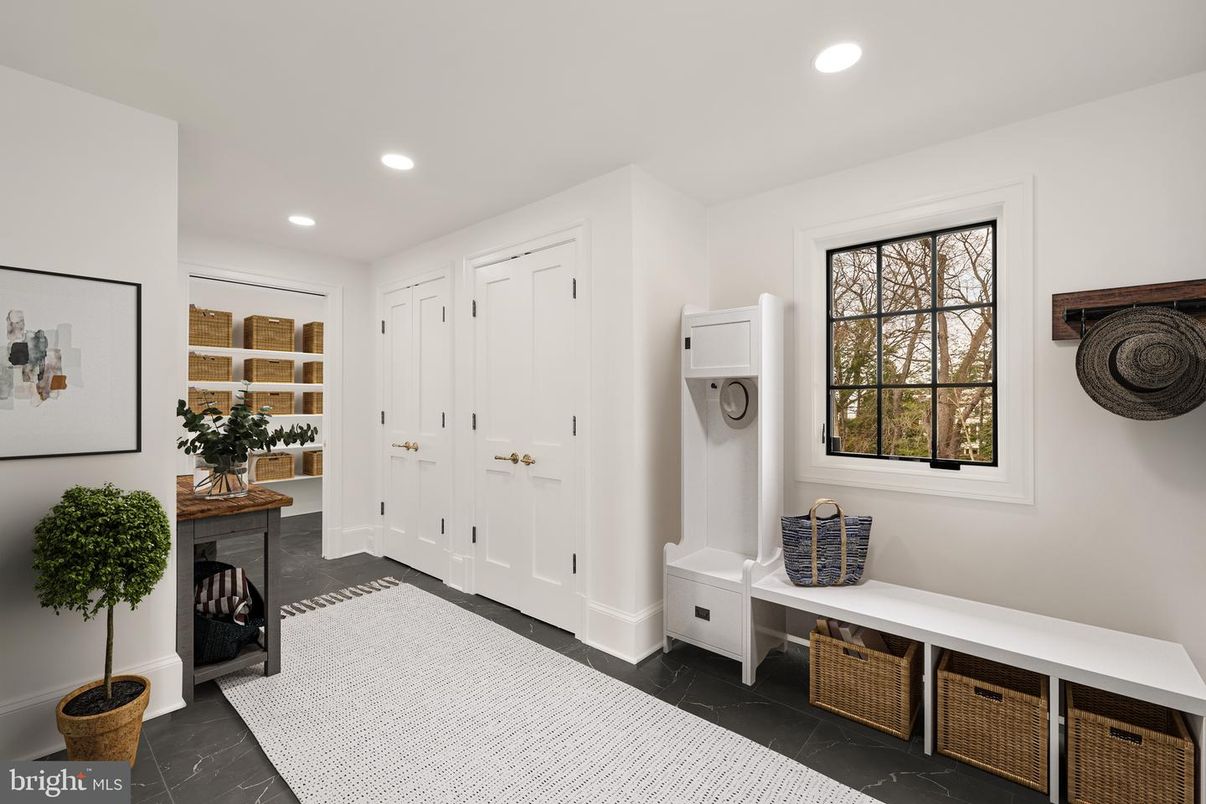 Fireplace, Interior, Recessed Lighting