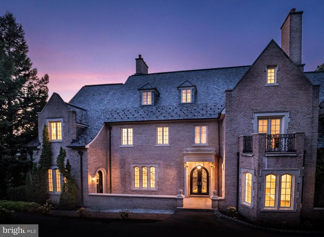 Exterior, Facade, Brick Facade, French Provincial