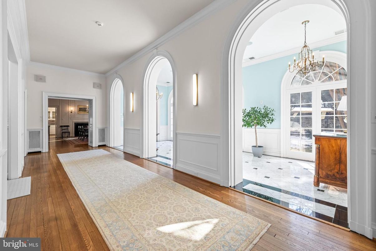 Chandelier, Empty room, Interior, Wood Texture Flooring