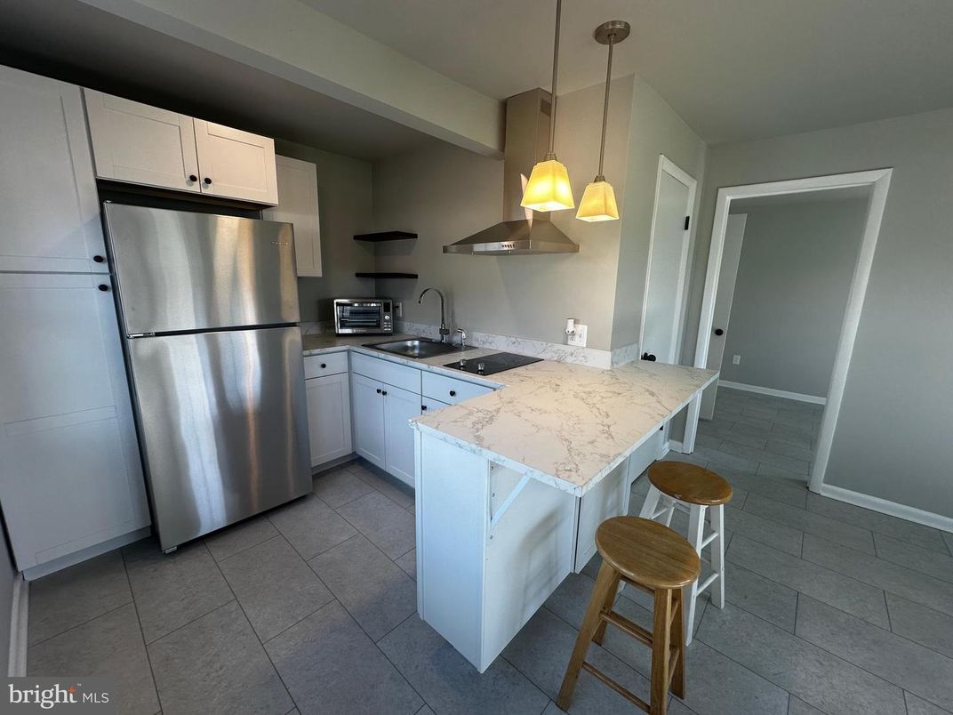 Interior, Kitchen, Pendant Lights, Stainless Steel Appliances