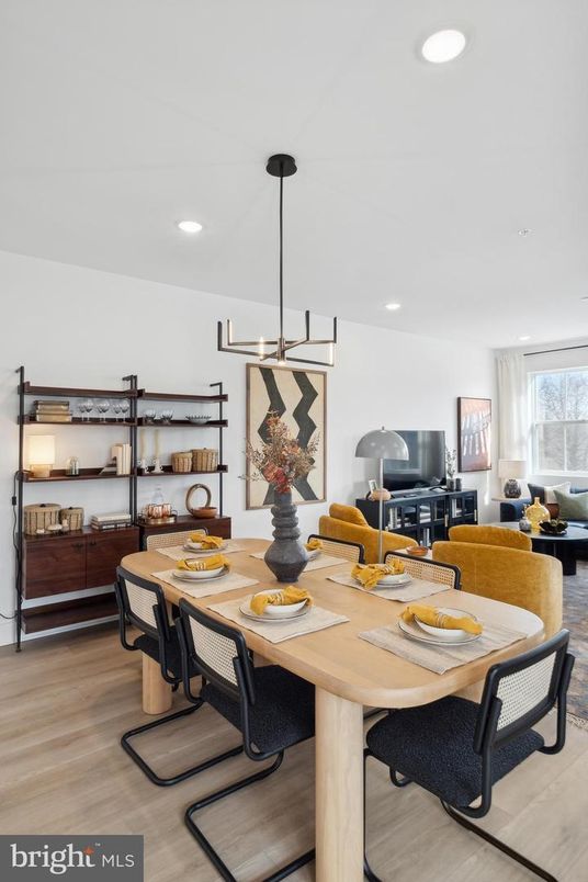 Dining room, Interior, Living room, Pendant Lights, Recessed Lighting, Wood Texture Flooring