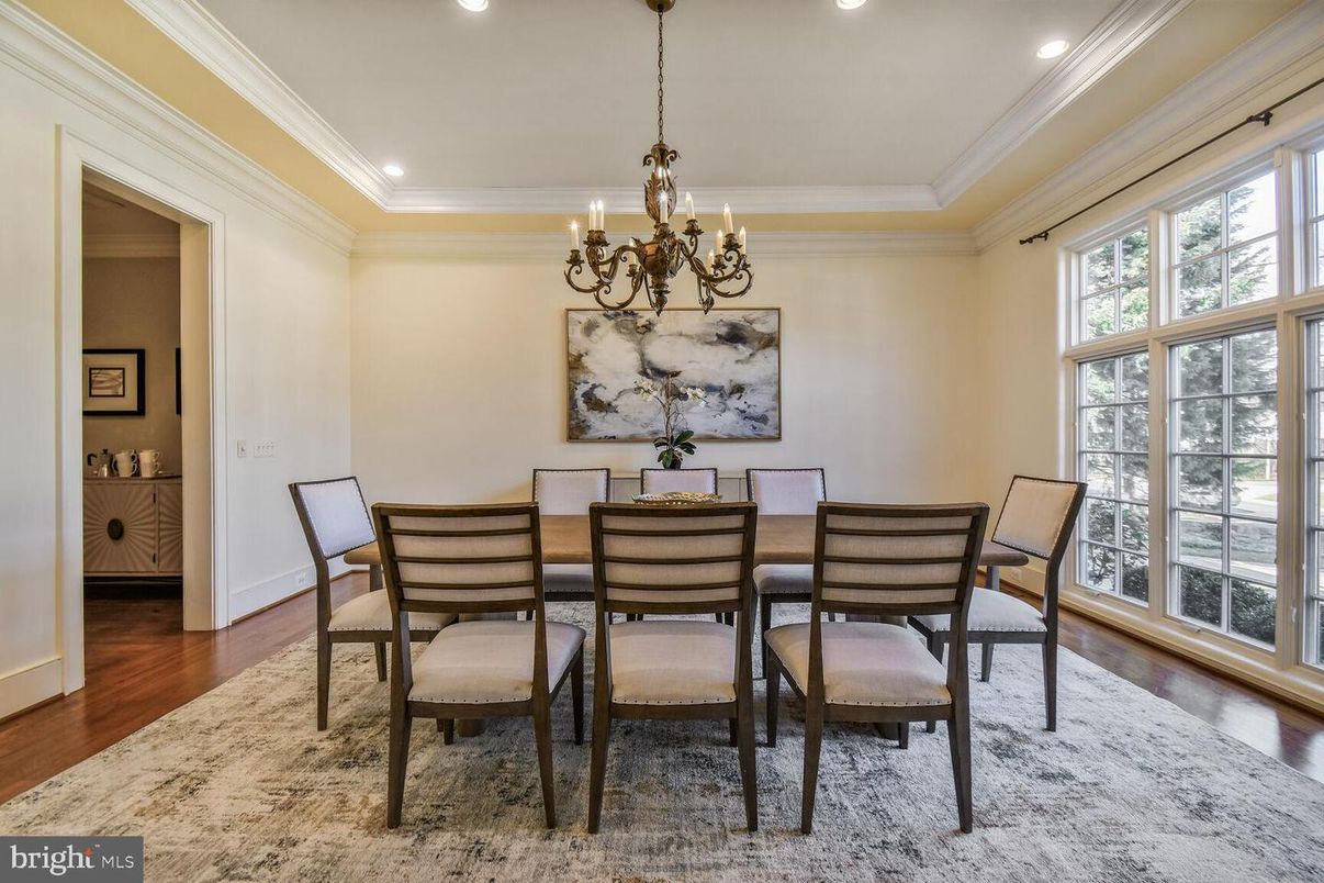 Chandelier, Dining room, Interior, Recessed Lighting, Wood Texture Flooring
