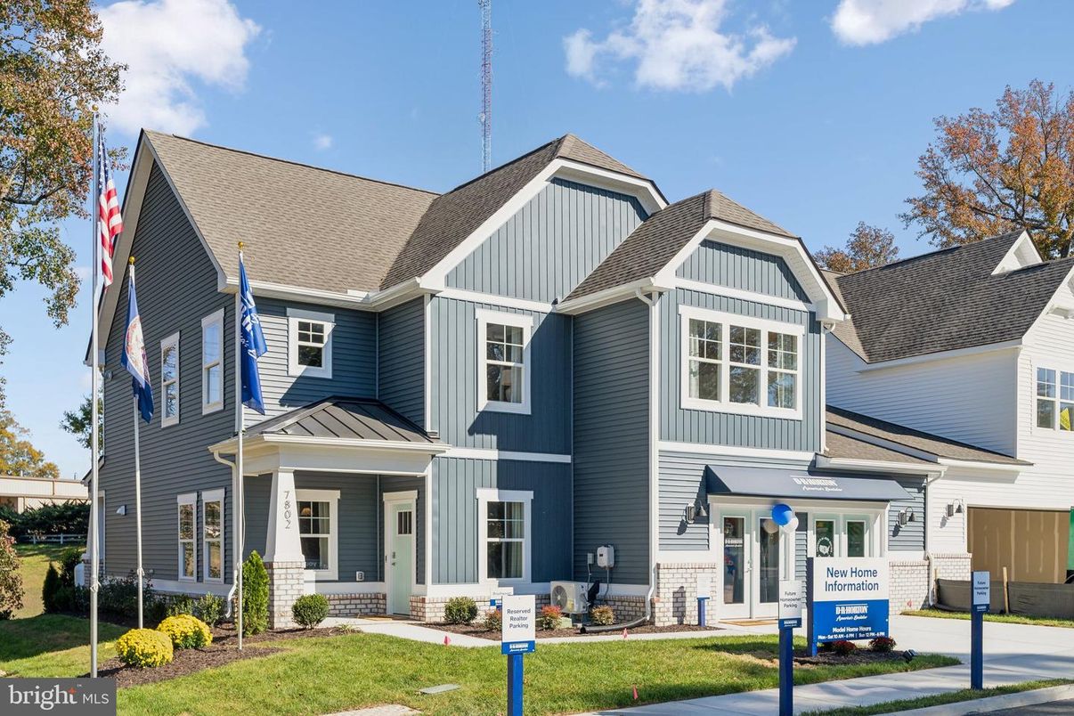 Exterior, Facade, Farmhouse