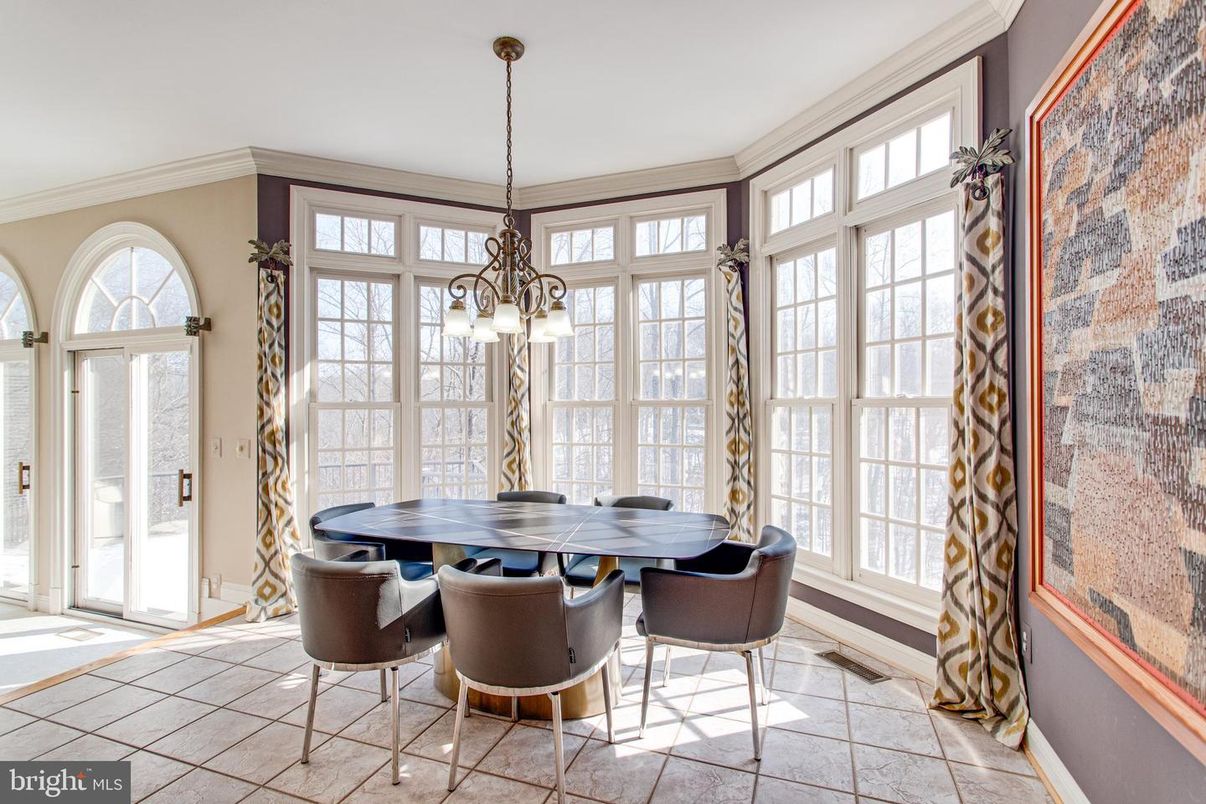 Chandelier, Dining room, Interior