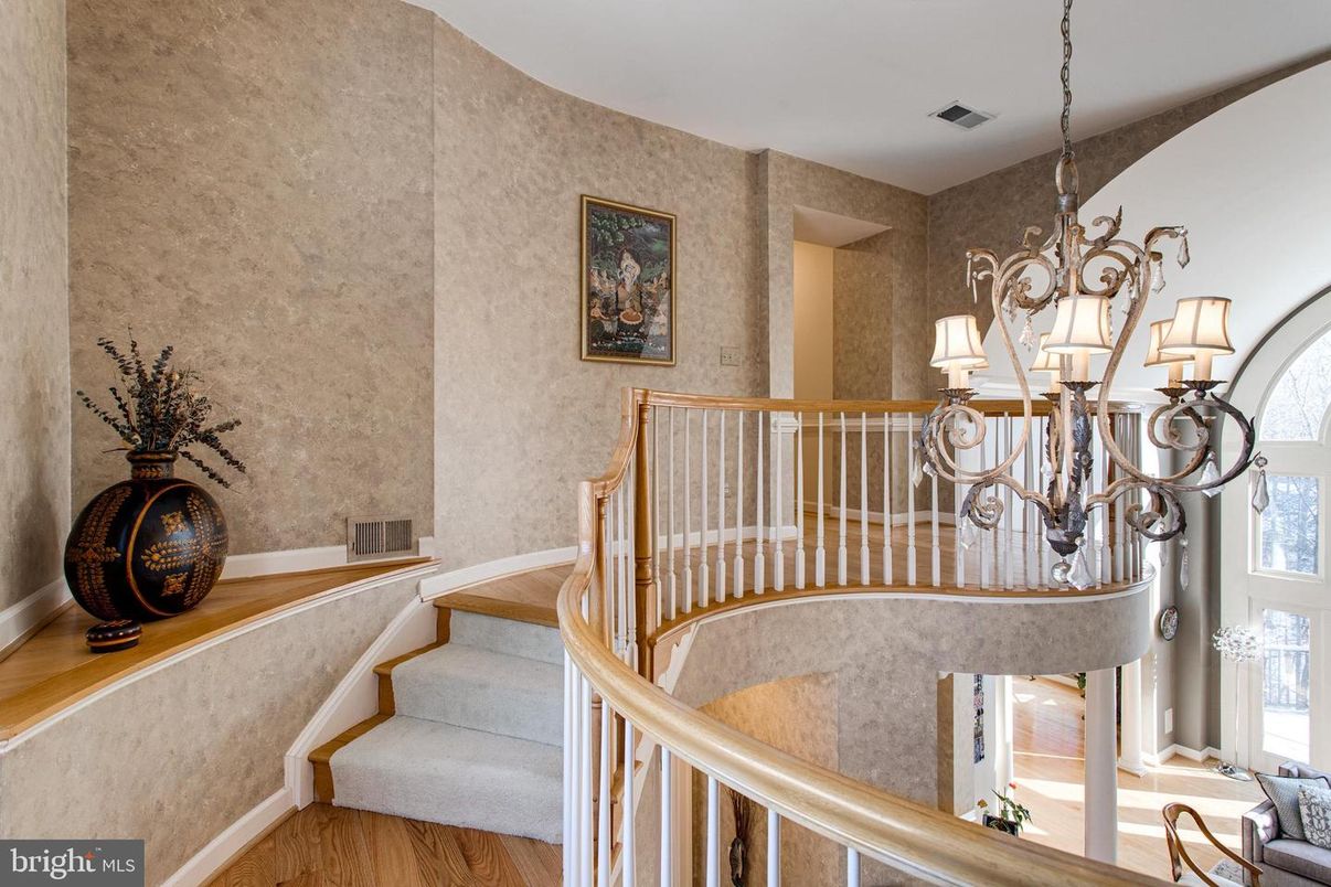 Chandelier, Interior