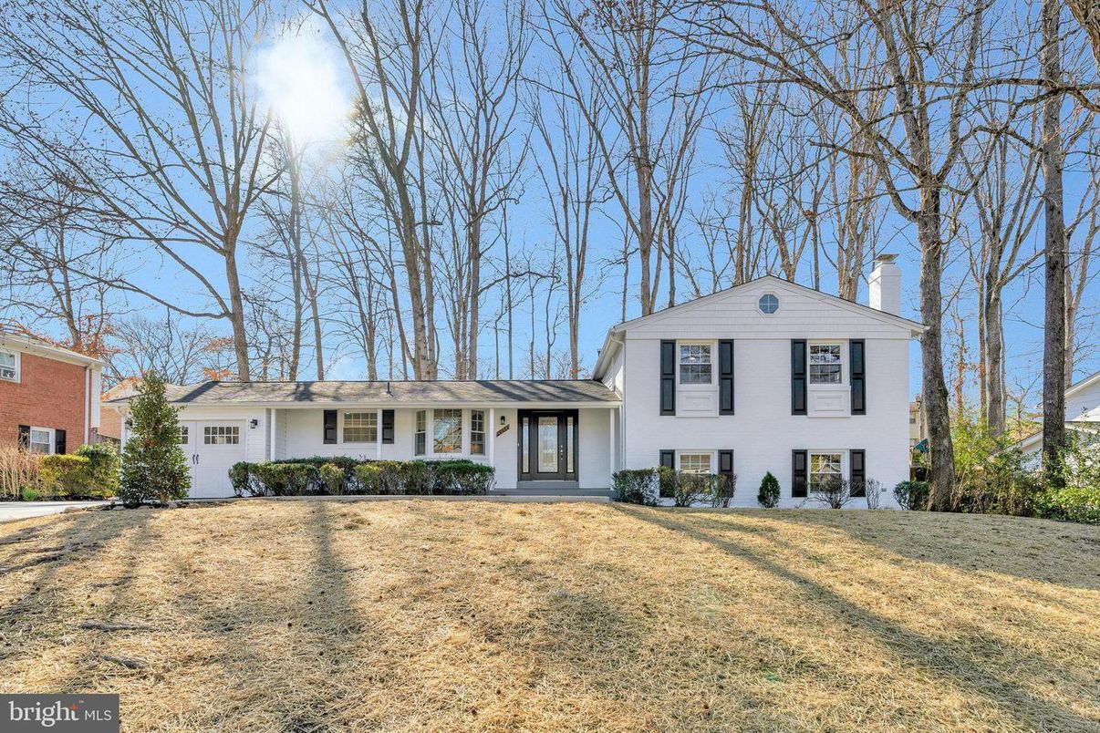 Backyard, Exterior, Facade, Split Level