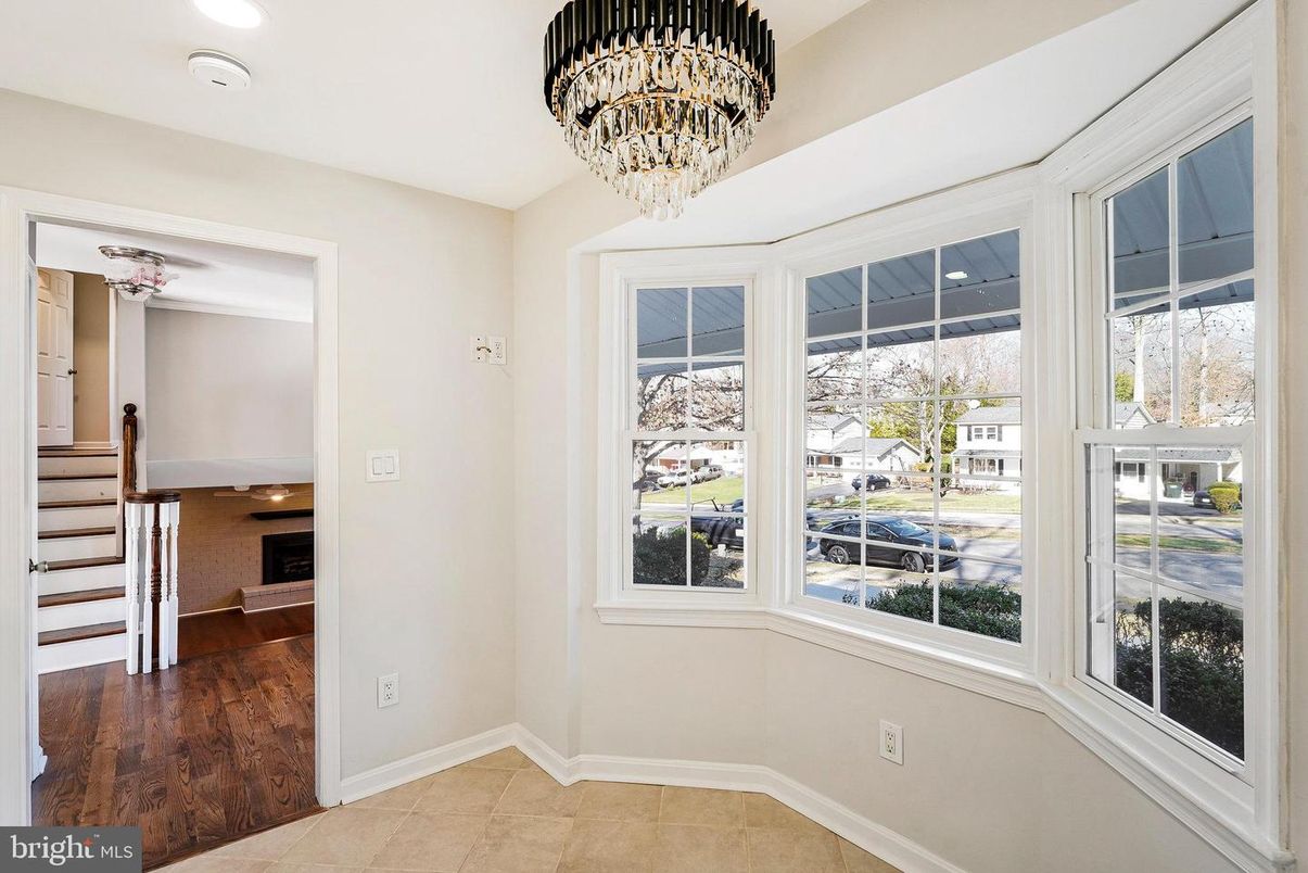 Chandelier, Interior, Recessed Lighting, Wood Texture Flooring