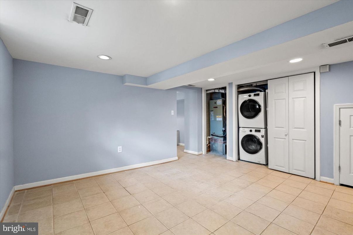 Interior, Recessed Lighting, Utility Closets, Washer