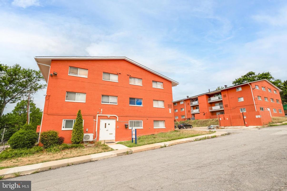 Exterior, Facade, Condo Building