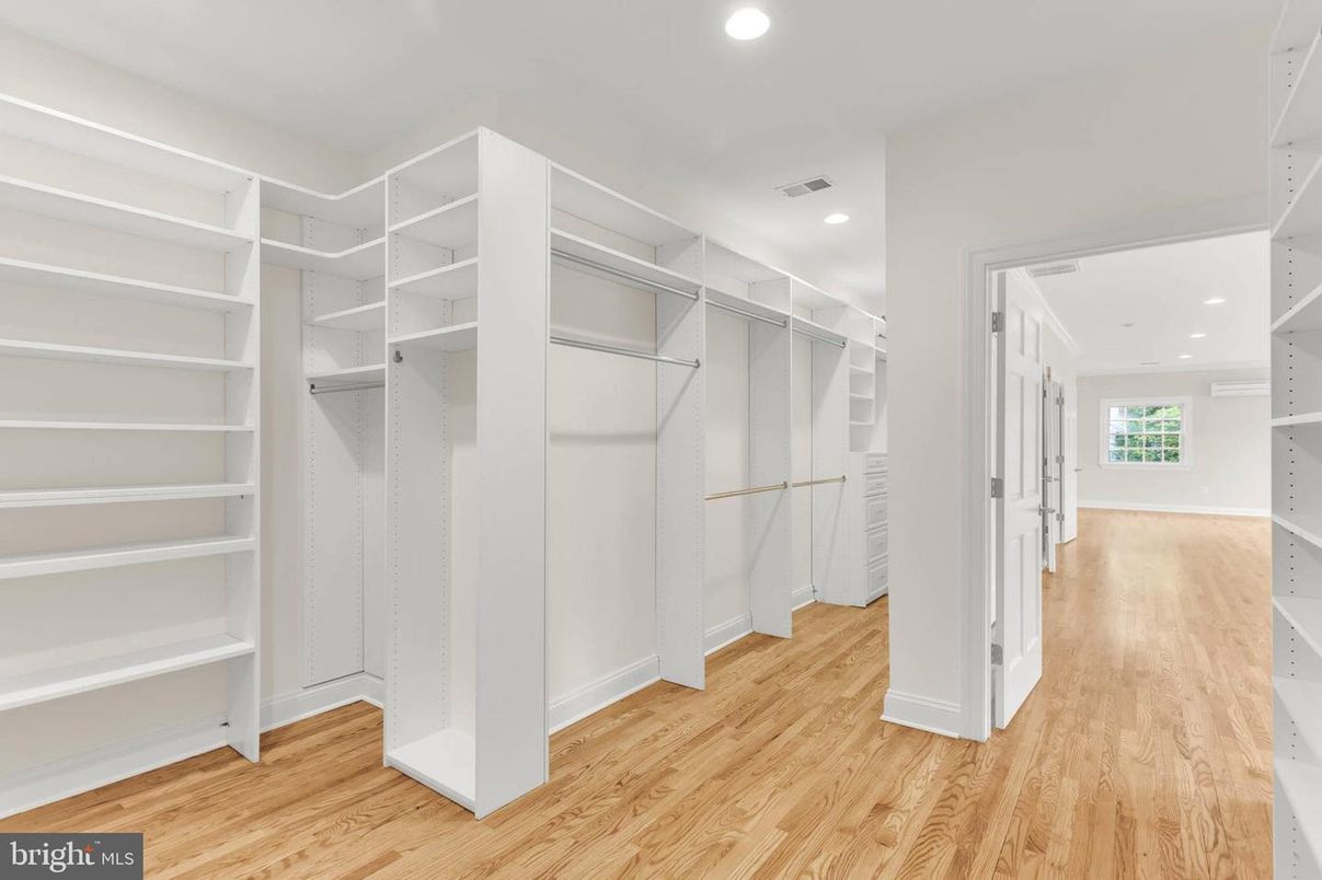 Interior, Recessed Lighting, Walk-in Closets, Wood Texture Flooring