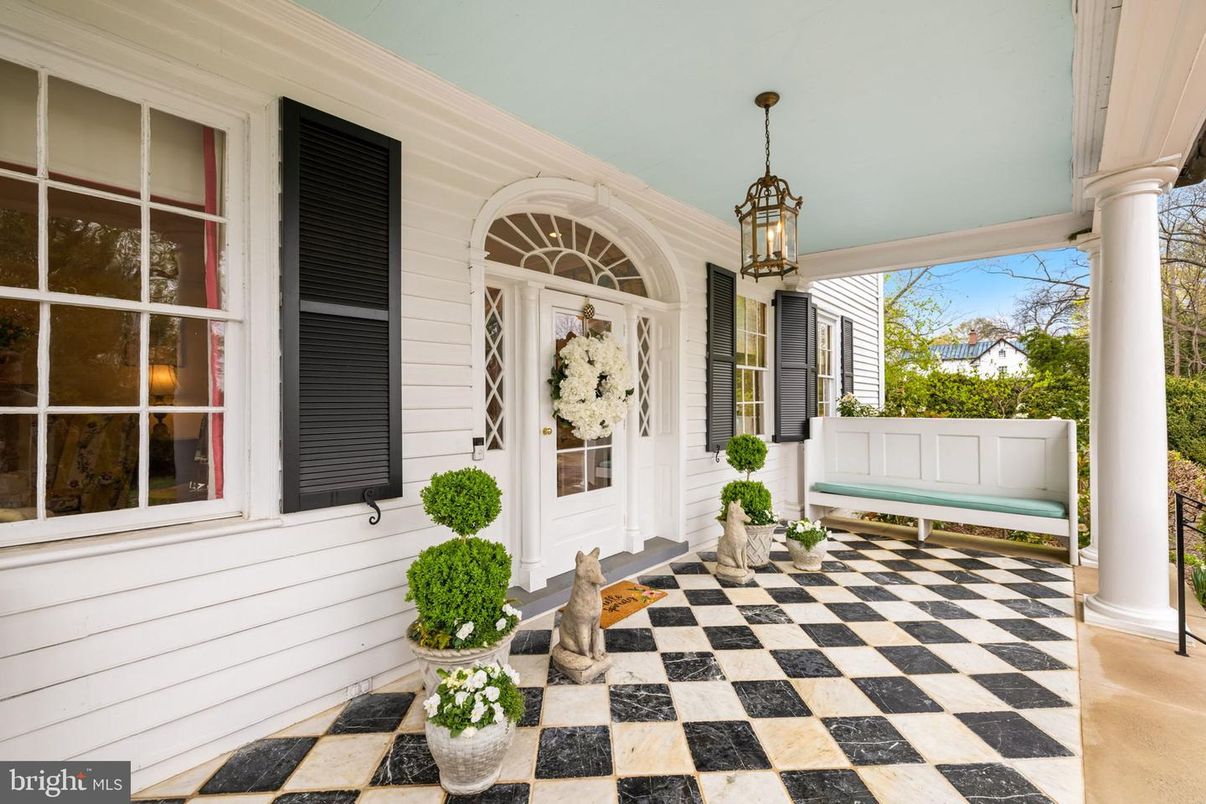 Exterior, Pendant Lights