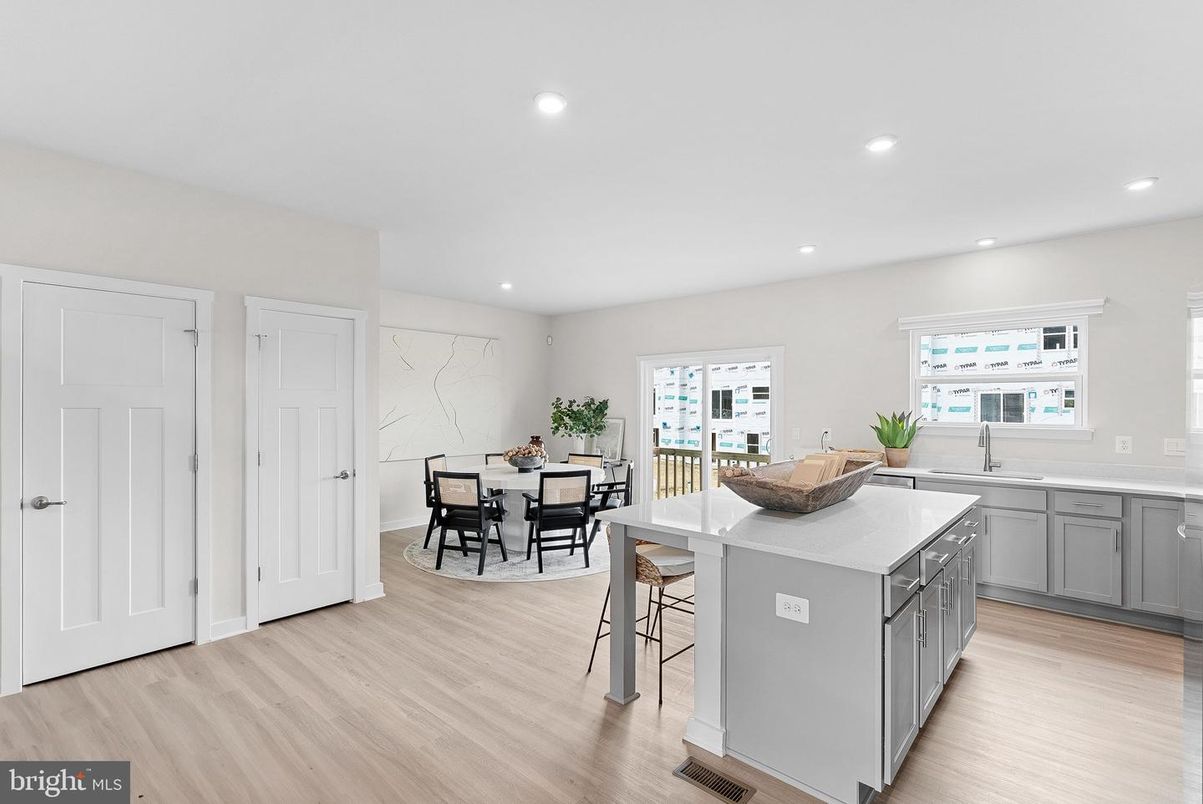 Dining room, Interior, Kitchen, Recessed Lighting, Wood Texture Flooring