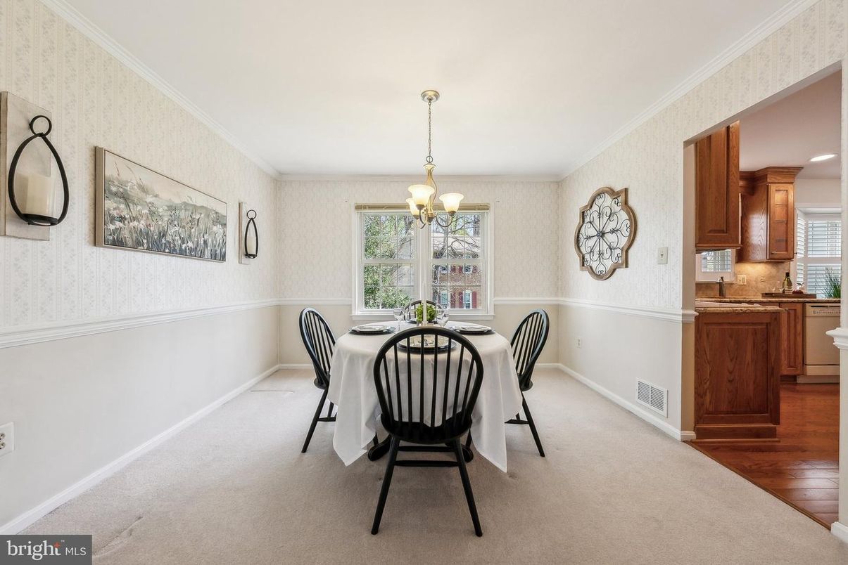 Chandelier, Dining room, Interior, Kitchen, Recessed Lighting, Wood Texture Flooring