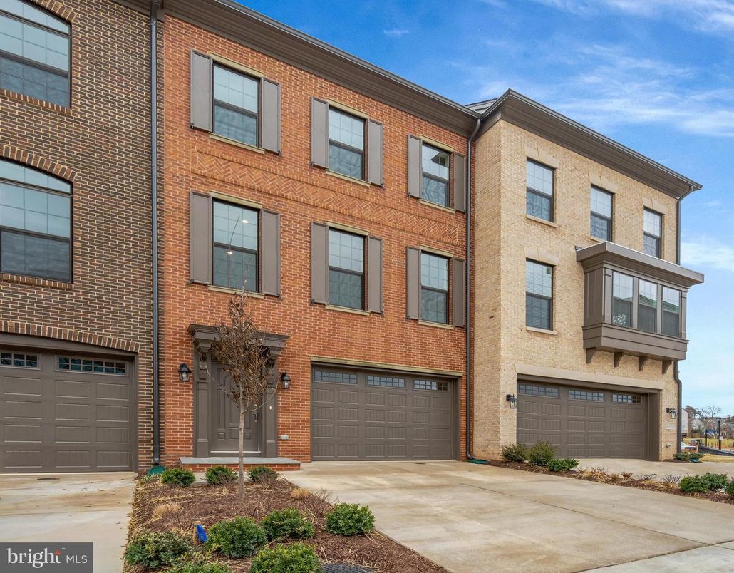 Attached, Exterior, Facade, Brick Facade, Rowhouse