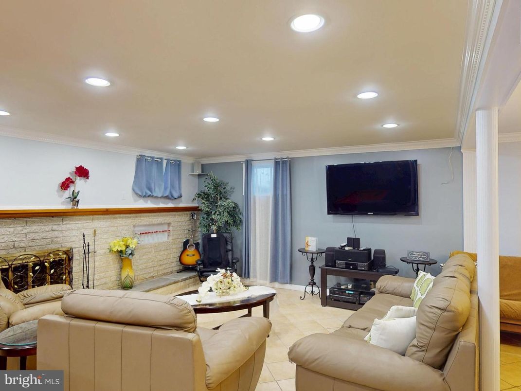 Interior, Living room, Recessed Lighting, Stone Walls