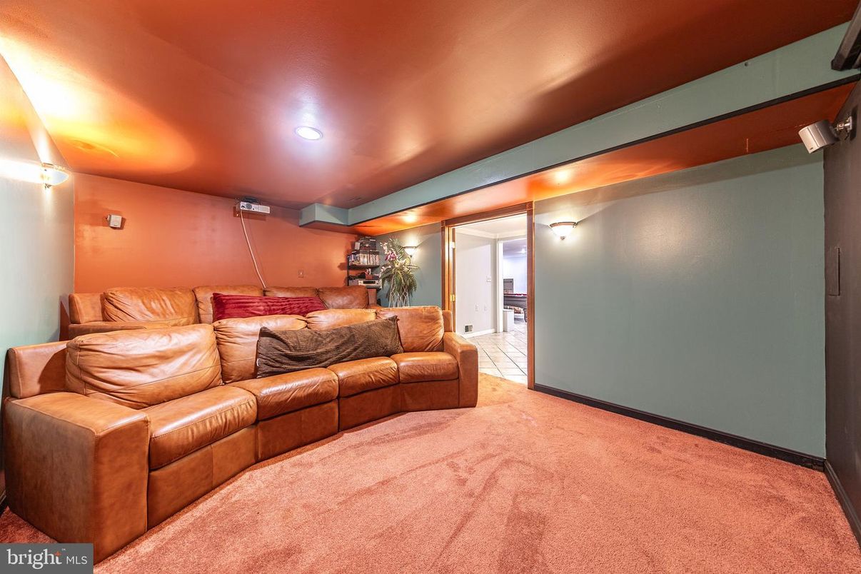 Interior, Living room, Projection Screen, Recessed Lighting