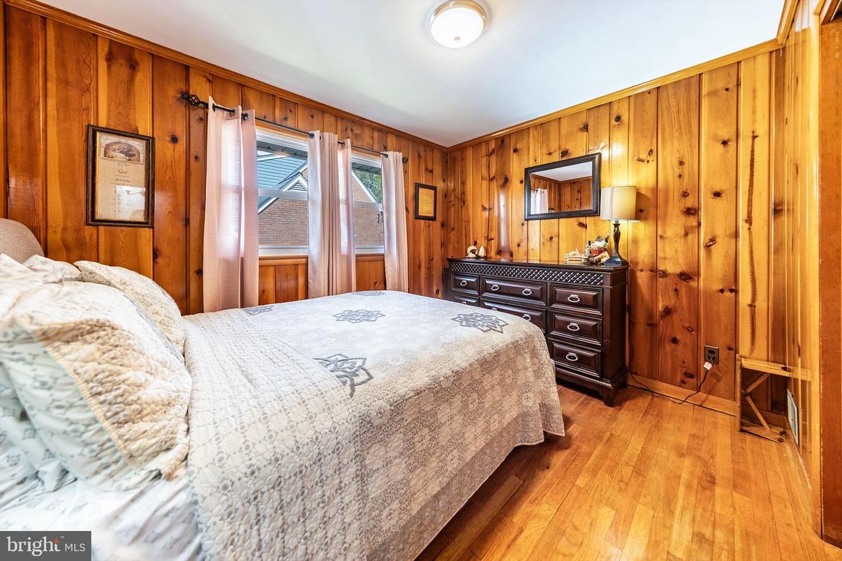 Bedroom, Interior, Wood Texture Flooring, Wooden Walls