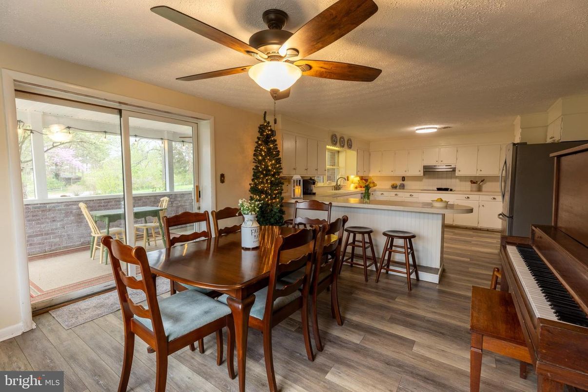 Dining room, Interior, Kitchen, Piano, Wood Texture Flooring